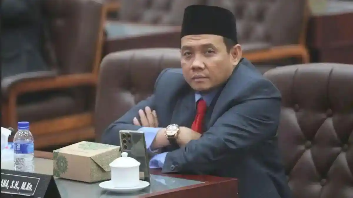 anggota-dprd-jember-dikeroyok-saat-kejar-truk-bbm-ilegal