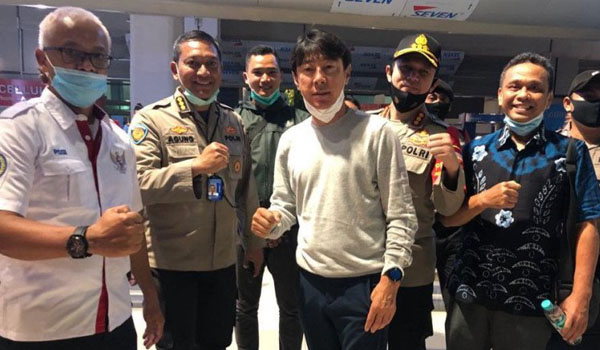 shin-tae-yong-sudah-tiba-di-jakarta-ketum-pssi-senang