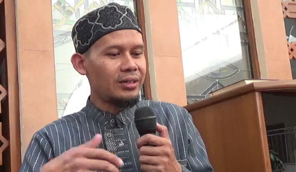 berstatus-tersangka-ustaz-rahmat-baequni-tetap-berceramah