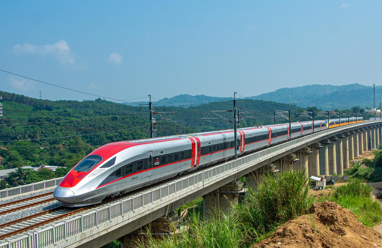 penumpang-whoosh-diprediksi-tembus-20-ribu-jelang-arus-balik