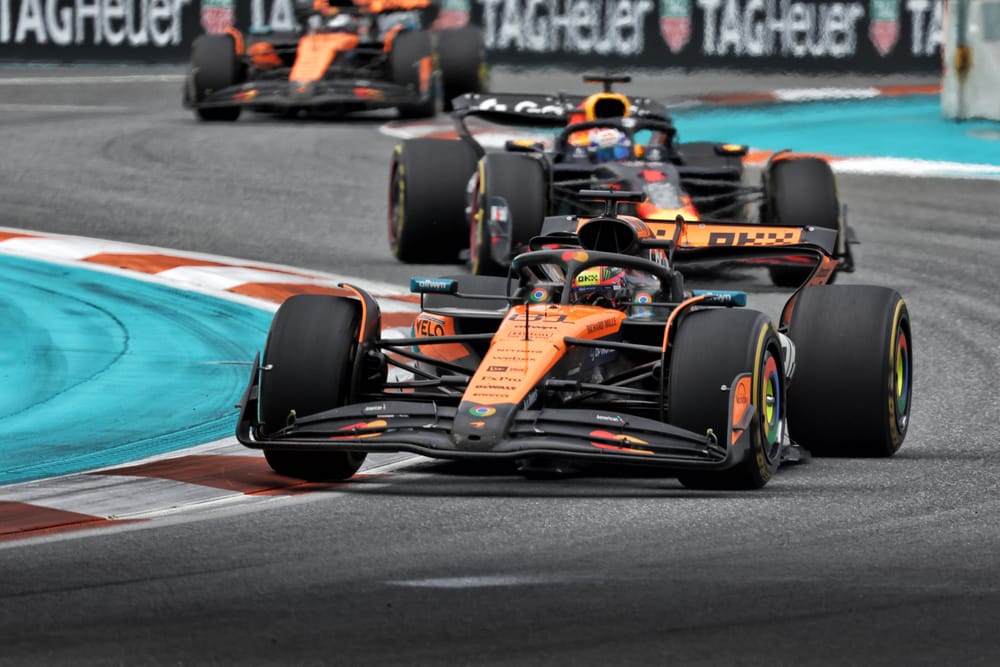 mclaren-finish-1-2-oscar-piastri-juara-f1-gp-miami-2025