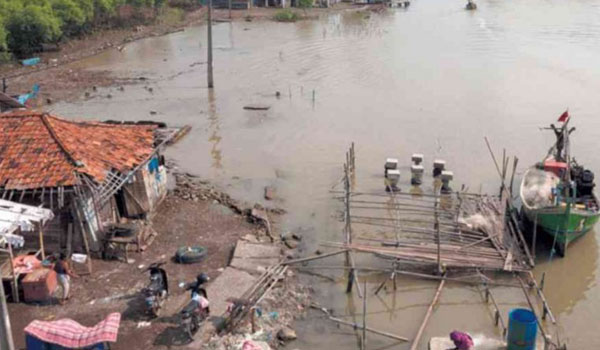 puluhan-rumah-warga-di-kabupaten-bekasi-rusak-akibat-abrasi