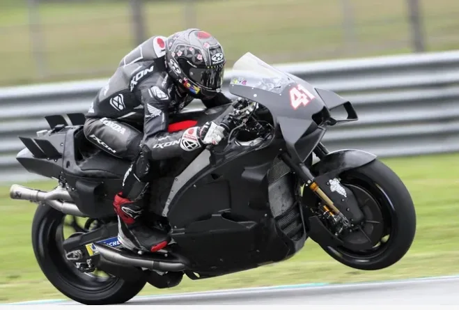 aleix-espargaro-tercepat-di-shakedown-motogp-2026-sepang