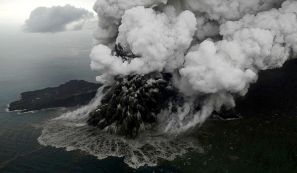 anak-krakatau-naik-jadi-siaga-lingkar-bahaya-diperluas-5-kilometer