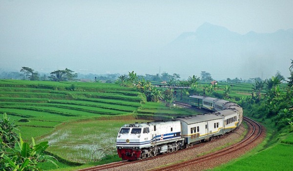 antisipasi-pemesanan-tiket-lebaran-kai-tingkatkan-kecepatan-internet