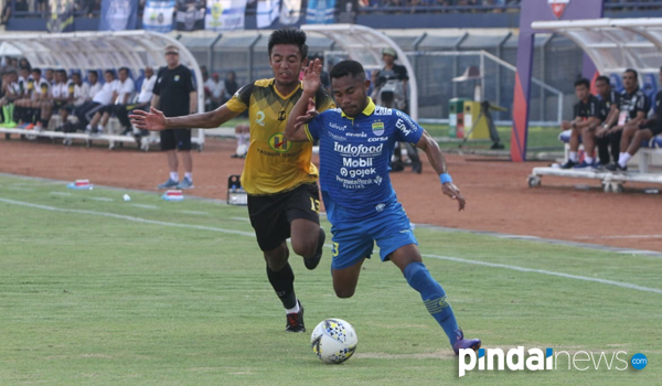 persib-kewalahan-ditahan-imbang-barito-putera