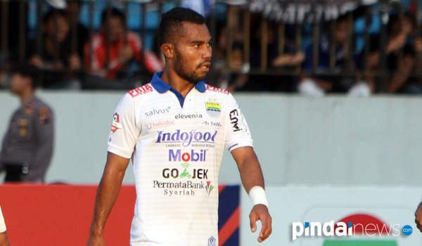 persib-terjungkal-lagi-kalah-3-1-dari-psm-makassar