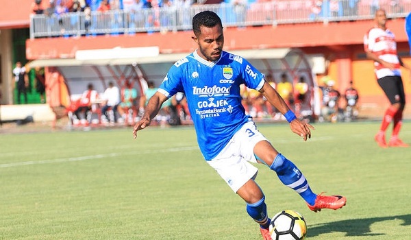 tekad-ardi-idrus-bawa-persib-berjaya-di-tengah-keraguan