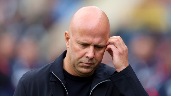 arne-slot-fokus-benahi-liverpool-enggan-bahas-kontrak-baru