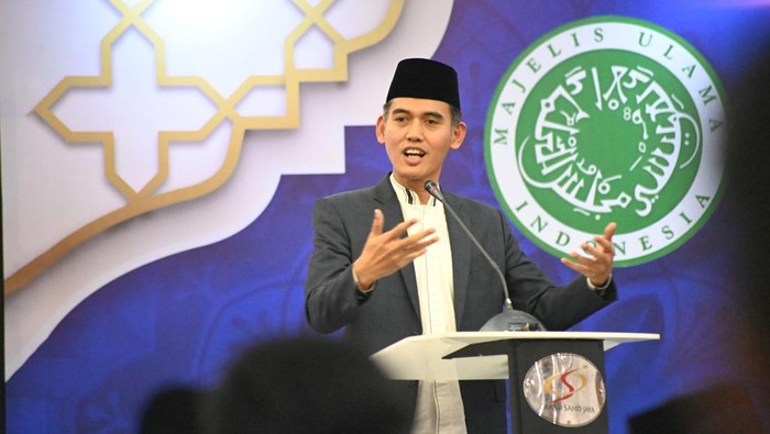 ketua-mui-ajak-masyarakat-hentikan-penjarahan-dan-merusak-fasum