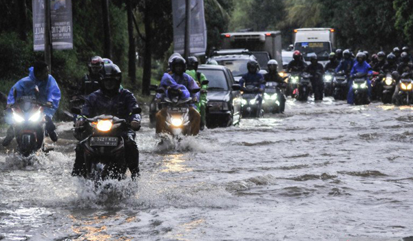 bnpb-gelar-pasukan-atasi-banjir-jabodetabek