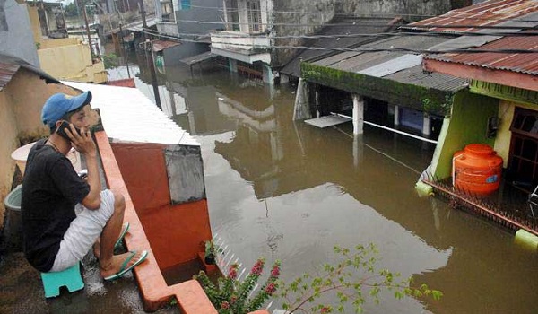 banjir-sulawesi-selatan-68-tewas-ribuan-warga-mengungsi