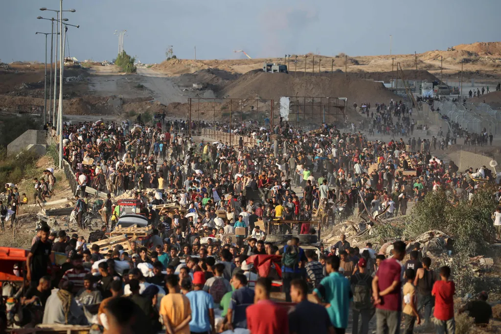 hampir-800-warga-gaza-terbunuh-saat-mencari-bantuan