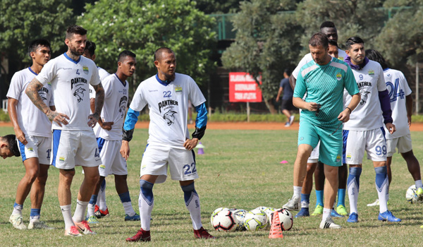 empat-laga-awal-dilakoni-pada-bulan-puasa-persib-tak-masalah