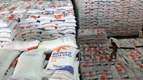 lambat-salurkan-beras-sphp-kemendagri-tegur-perum-bulog