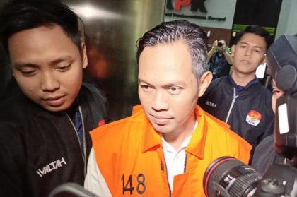 kpk-bupati-cilacap-peras-opd-dibantu-satpol-pp-target-rp750-juta