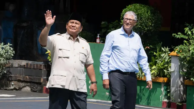 menkes-tepis-isu-indonesia-jadi-kelinci-percobaan-vaksin-bill-gates