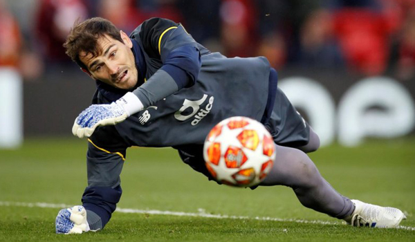 sempat-serangan-jantung-casillas-tetap-masuk-daftar-pemain-porto