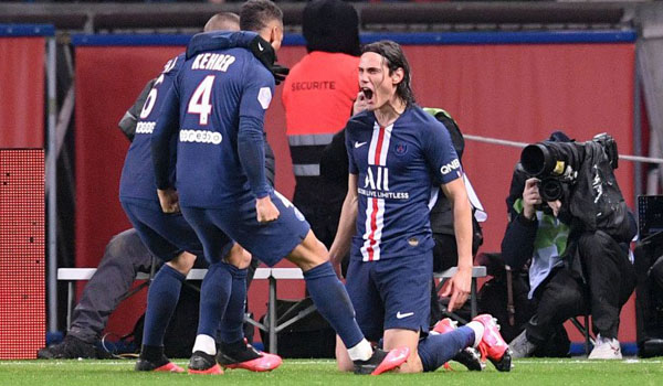 cavani-akhirnya-cetak-gol-saat-psg-benamkan-lyon-4-2