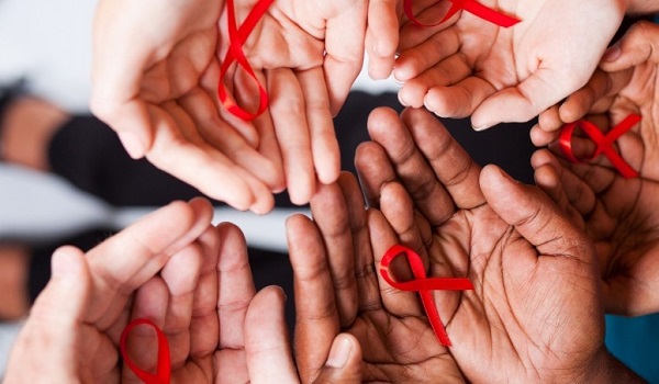 cegah-penularan-hivaids-yana-anjurkan-warga-periksa-sejak-dini