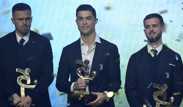 cristiano-ronaldo-dinobatkan-sebagai-pemain-terbaik-liga-italia