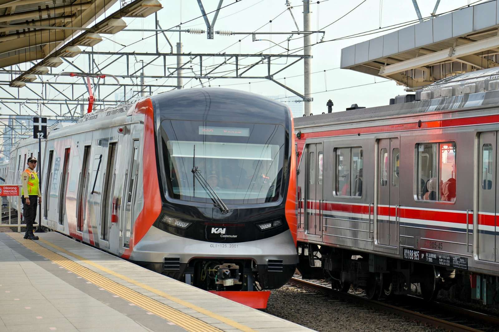 krl-belum-bisa-beroperasi-24-jam-ini-penjelasan-kai