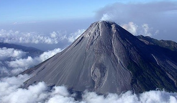 delapan-kali-merapi-luncurkan-lava-pijar