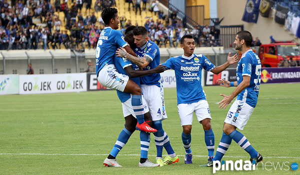 di-kalangan-wasit-persib-dan-2-klub-ini-terkenal-pelit