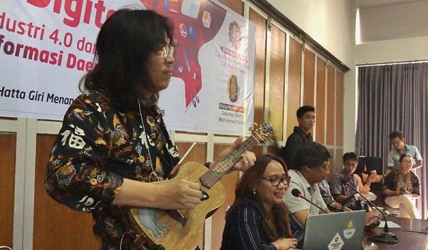 doddy-hermanto-kenalkan-gitar-gawai-di-lombok