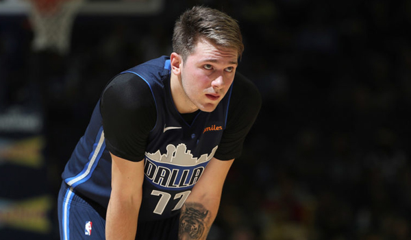 doncic-didenda-gara-gara-tendang-bola-ke-tribun