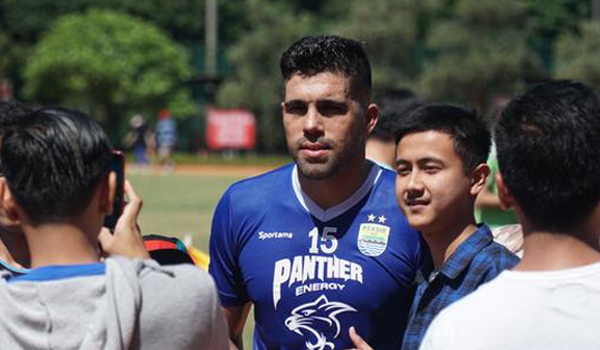 persib-larang-pemainnya-kontak-langsung-dengan-bobotoh