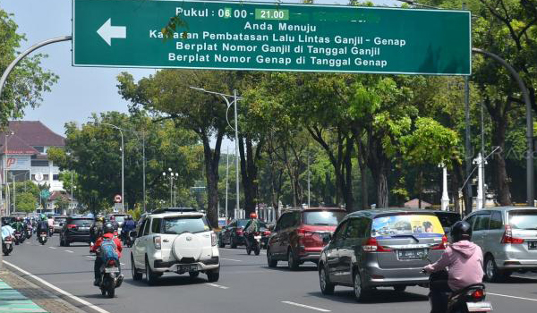 pengemudai-pelat-hitam-nilai-kebijakan-ganjil-genap-tidak-efektif