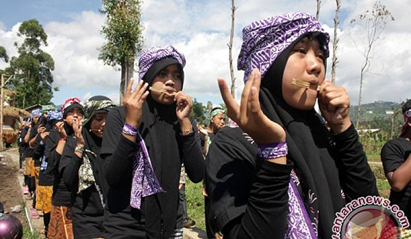 gebyar-pesona-budaya-garut-dimeriahkan-kesenian-berbagai-provinsi