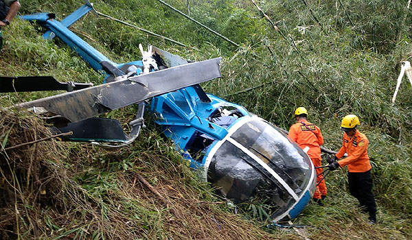 helikopter-jatuh-akan-dievakuasi-dengan-cara-dipotong-potong