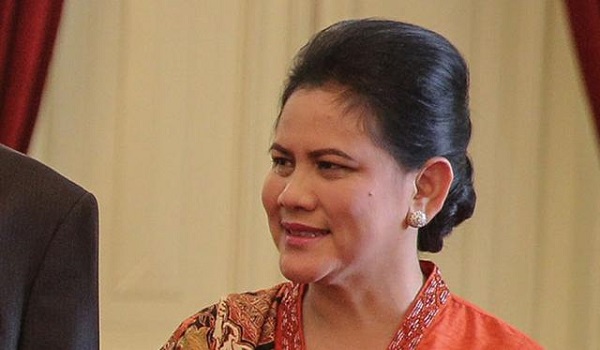 ibu-negara-iriana-jokowi-jual-narkoba-saat-simulasi-di-ambon