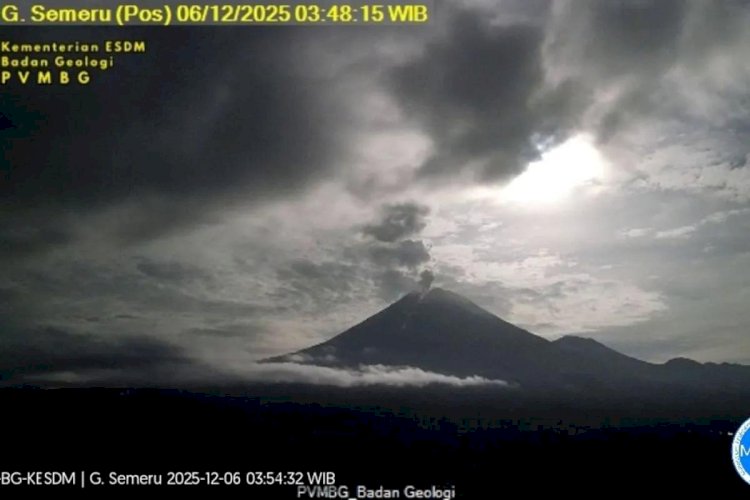 aktivitas-semeru-meningkat-lava-menggulung-hingga-1-km-ke-kobokan