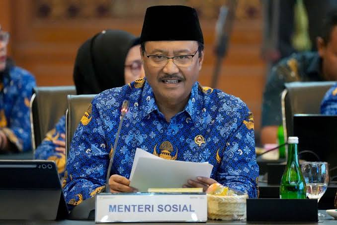 kemensos-hentikan-100-ribu-lebih-penerima-bansos-anomali