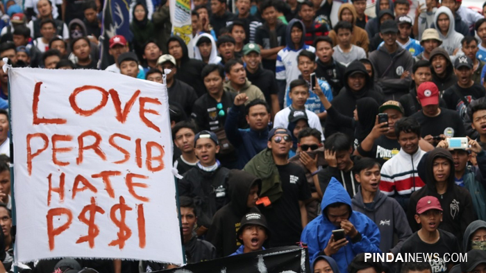 ini-lima-tuntutan-bobotoh-dalam-aksi-bandung-melawan-part-1