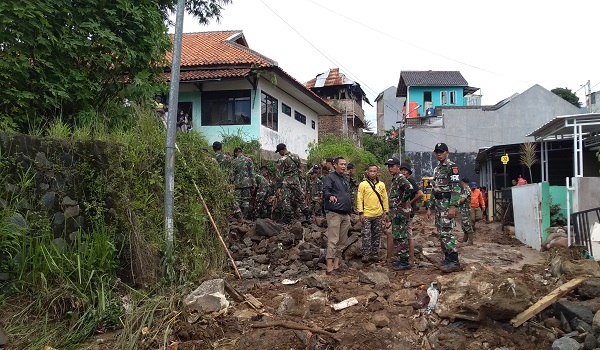 ini-titik-tanggul-jebol-pemicu-banjir-cilengkrang