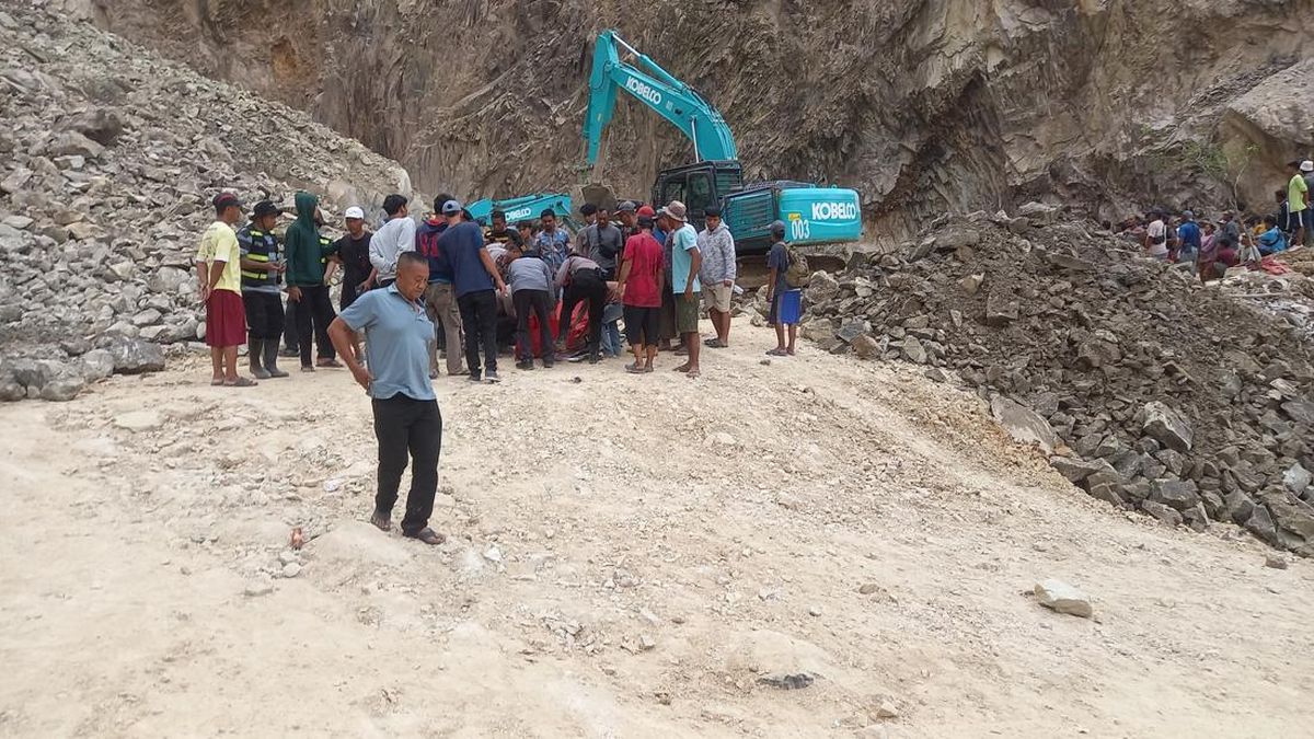 polda-jabar-sebut-11-orang-masih-tertimbun-longsor-di-gunung-kuda