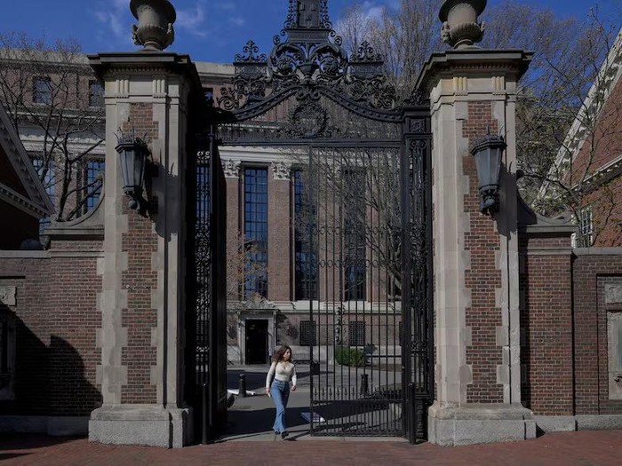 hakim-as-tangguhkan-perintah-trump-larang-pelajar-asing-di-harvard
