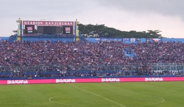 lagu-sayang-hibur-aremania-sebelum-final-piala-presiden