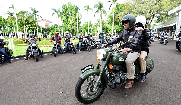 kenalkan-keuangan-syariah-emil-dan-penjabat-ojk-touring-bandung-garut