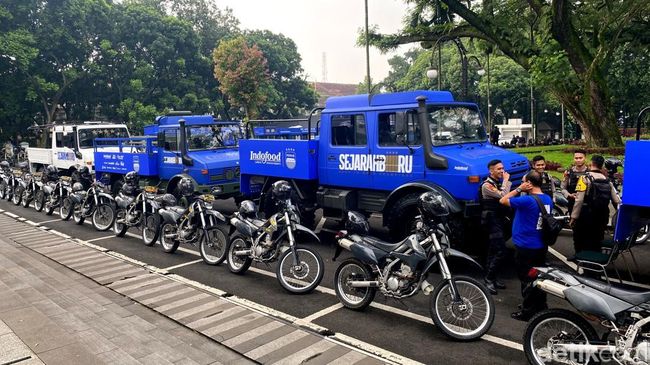 persib-gunakan-empat-unit-mobil-unimog-untuk-pawai-perayaan-juara