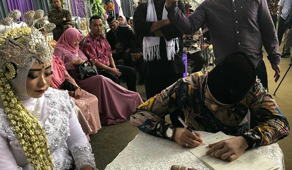 kerap-jadi-saksi-nikah-hengky-kurniawan-ingin-dekat-dengan-warga