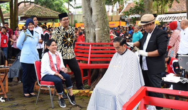 ketika-iriana-jadi-pengarah-gaya-rambut-jokowi