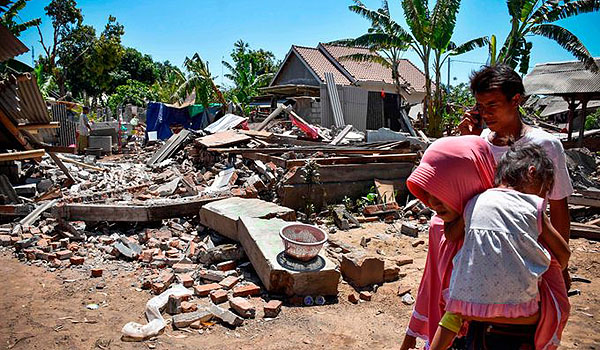 korban-gempa-lombok-terpaksa-tinggal-di-sisa-bangunan-yang-roboh