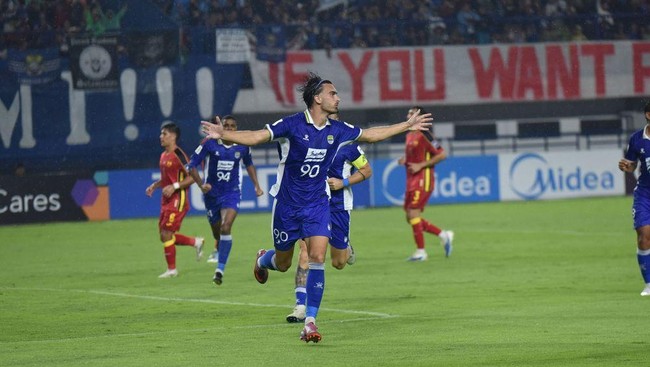 bojan-hodak-ingatkan-persib-tak-terlena-saat-lawan-selangor-fc