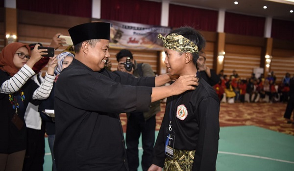 latih-mental-500-peserta-ramaikan-festival-pencak-silat-jabar