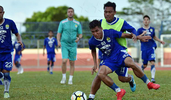 lawan-batam-fc-radovic-cari-kelemahan-persib